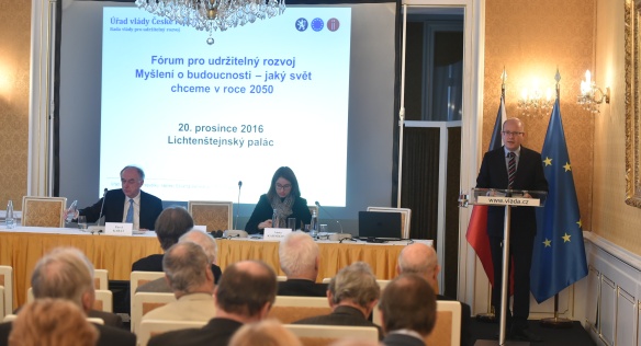 Předseda vlády Bohuslav Sobotka se zúčastnil odborné konference Fórum pro udržitelný rozvoj 2016, 20. prosince 2016.