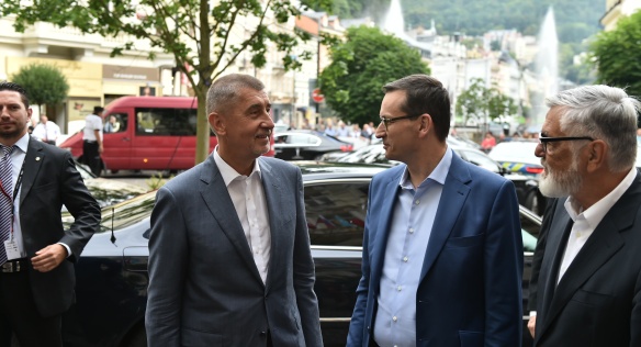 Premiér Babiš s polským premiérem Morawieckim v Karlových Varech během konání mezinárodního filmového festivalu, 6. července 2018.