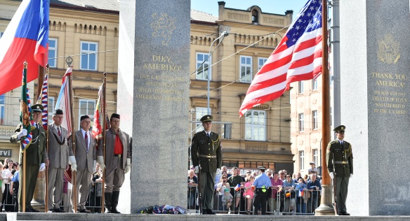 Vzpomínkový akt u památníku Díky Ameriko v Plzni, 6. května 2018.