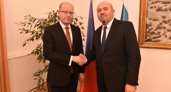 Prime Minister Bohuslav Sobotka has an audience with Gary Koren, the Ambassador Extraordinary and Plenipotentiary of the State of Israel, Thursday 22 December 2016.