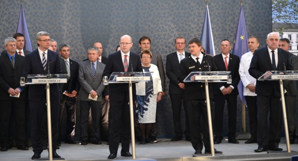 Tisková konference po setkání předsedy vlády se zástupci profesních spolků, 19. května 2016.