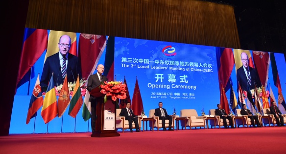 Prime Minister Sobotka takes part at the start of a Local Leaders Meeting in Tangshan Grand Theatre, 17 June 2016.