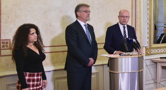Tisková konference po bilanční schůzce premiéra Sobotky s ministrem školství, mládeže a tělovýchovy Štechem, 25. září 2017.