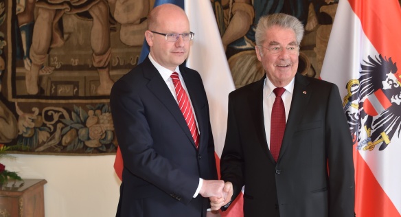 Premiér Bohuslav Sobotka se v úterý 12. dubna 2016 v Hrzánském paláci setkal s prezidentem Rakouské republiky Heinzem Fischerem.