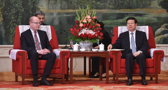 Prime Minister Bohuslav Sobotka meets with Tianjin mayor Huang Xingguo, 18 June 2016.