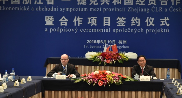 Prime Minister Bohuslav Sobotka meets with 15 leading businessmen from the province of Zhejiang, 19 June 2016.