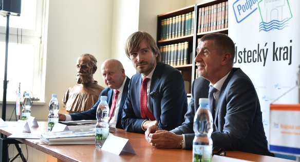 Vláda se setkala se zdravotnickým personálem v Masarykově nemocnici v Ústí nad Labem, 14. května 2018. 