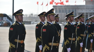 Přílet zvláštního letadla předsedy vlády ČR do Pekingu, 25. listopadu 2015.