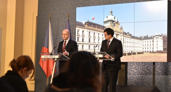 Ve středu 30. listopadu 2016 uvedl předseda vlády Bohuslav Sobotka do úřadu nového ministra Jana Chvojku.