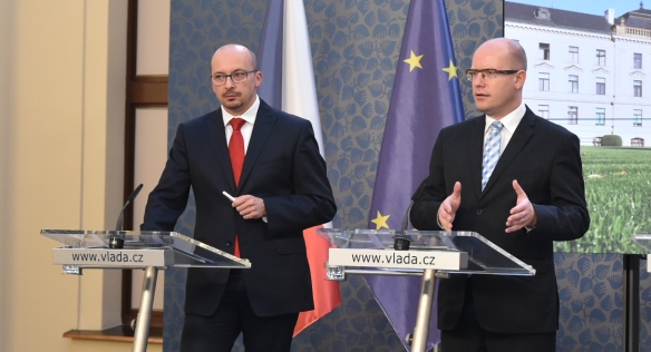 Tisková konference po jednání vlády se Svazem měst a obcí ČR 12. října 2015.