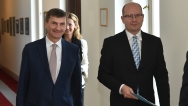 Premiér Sobotka jednal s místopředsedou Evropské komise Ansipem o jednotném digitálním, 12. října 2015.