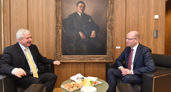 Předseda vlády ČR Bohuslav Sobotka navštívil Českou národní banku, 13. února 2017. 