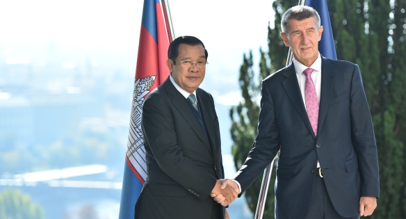 Předseda vlády Andrej Babiš se setkal s premiérem Kambodžského království Hun Senem, 14. října 2019.