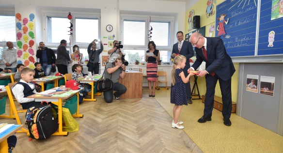 Předseda vlády Bohuslav Sobotka zahájil nový školní rok v Základní škole v Bučovicích, 5. září 2016.