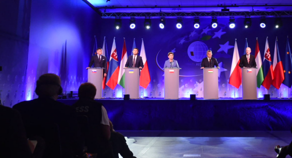 Tisková konference předsedů vlád zemí Visegrádské skupiny s předsedou vlády Ukrajiny, 6. září 2016.