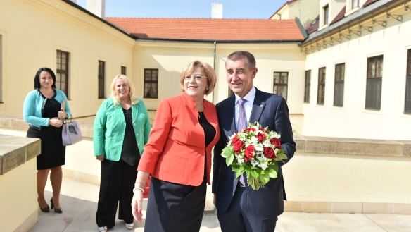 Andrej Babiš jednal v Hrzánském paláci s eurokomisařkou Corinou Creţuovou, 6. září 2018.