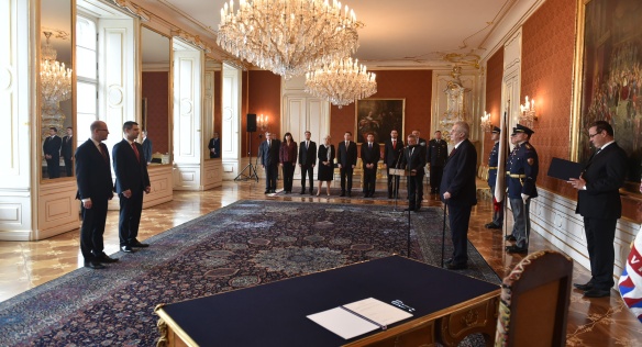 Prezident Miloš Zeman jmenoval nového ministra průmyslu a obchodu Jiřího Havlíčka, 4. dubna 2017.