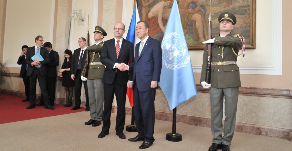 Premiér Bohuslav Sobotka jednal s generálním tajemníkem OSN Pan Ki-munem, 4. dubna 2014.