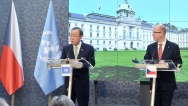 Premiér Bohuslav Sobotka jednal s generálním tajemníkem OSN Pan Ki-munem, 4. dubna 2014.