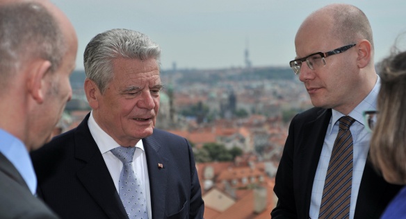Předseda vlády ČR Bohuslav Sobotka se v úterý 6. května setkal s prezidentem Spolkové republiky Německo Joachimem Gauckem v Hrzánském paláci. 