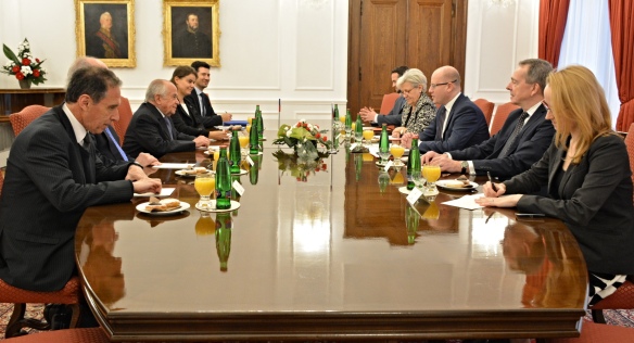 Prime Minister Bohuslav Sobotka met on 5 December 2017 in the House of Deputies of the Czech Parliament with the President of the Senate of the National Congress of the Republic of Chile, Zaldívar Larraín. 