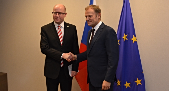 Premier Sobotka Meets with President Tusk prior to European Council Session, 17 December 2015.
