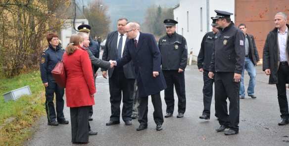 Premiér Bohuslav Sobotka navštívil areál muničního skladu Vlachovice-Vrbětice a obec Vlachovice
