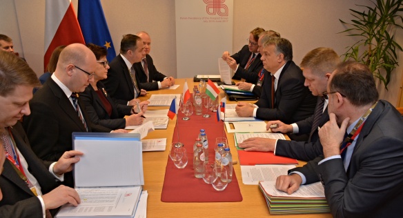 Jednání předsedů vlád Visegrádské skupiny před jednáním Evropské rady, 15. prosince 2016.