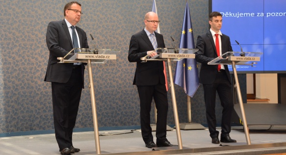 Tisková konference k zhodnocení uplynulých 18 měsíců vlády z pohledu investic, 16. července 2015.