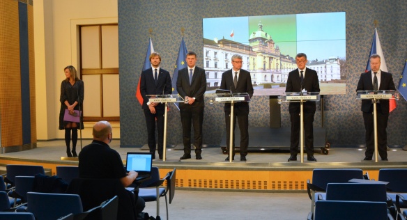 Vláda na jednání 3. února 2020 rozhodla v souvislosti se šířením koronaviru o zákazu leteckého spojení s Čínou, 3. února 2020.