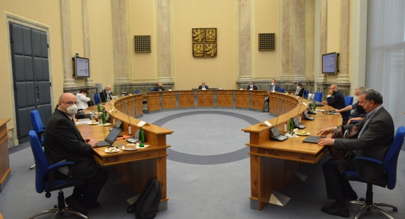 Rada vlády trvá na svém návrhu rozpočtu na vědu na rok 2022, 25. června 2021.