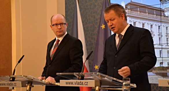 Tisková konference po jednání vlády 16. února 2015.