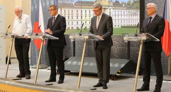 Tisková konference po jednání Rady pro výzkum, vývoj a inovace, 25. května 2018.