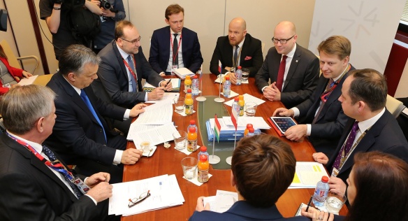 Jednání předsedů vlád Visegrádské skupiny před jednáním Evropské rady, 17. března 2016.