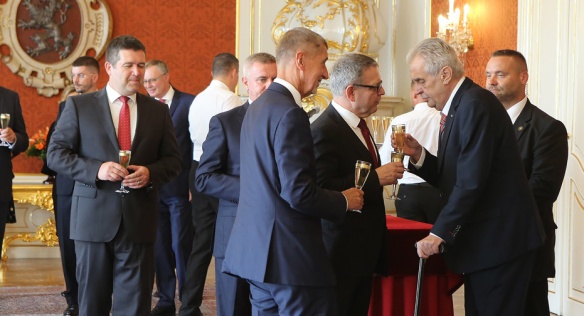Předseda vlády uvedl do funkce nového ministra kultury Lubomíra Zaorálka