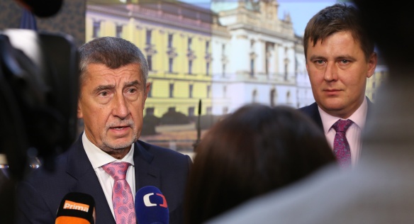 Premiér Babiš a ministr zahraničních věcí Petříček komentují pro média závěry jednání Bezpečnostní rady státu, 9. ledna 2020.