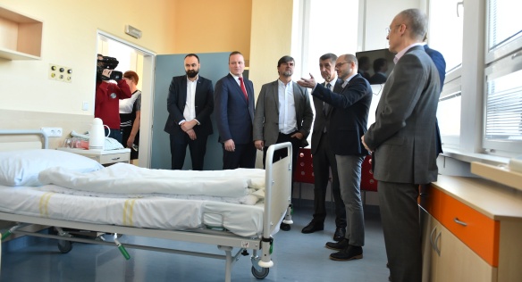 Předseda vlády Andrej Babiš se v úterý 5. února 2019 zúčastnil prezentace prvního Centra porodní asistence ve FN Na Bulovce.