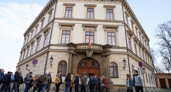 O den otevřených dveří, který Úřad vlády uspořádal v Lichtenštejnském a Hrzánském paláci, byl tradičně zájem, 17. listopadu 2019.