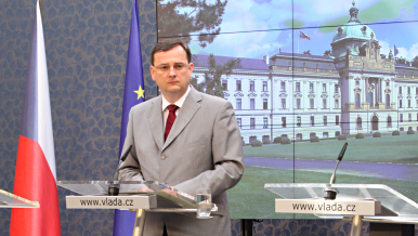 Premiér Petr Nečas, tisková konference po jednání vlády