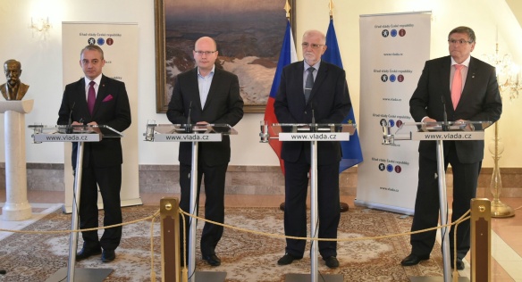 Tisková konference po jednání tripartity a společné jednání se zástupci krajských tripartit, 25. července 2016.