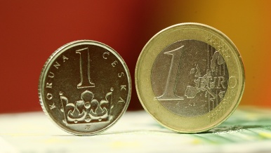 ilustrační obrázek - koruna a euro, peníze