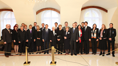 Hlavní představitelé evropských organizací podepsali smlouvu o založení Platformy evropské paměti a svědomí, 14. října 2011