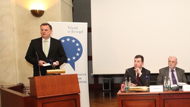 Premiér: Nespoléhejme se na přerozdělování peněz z evropského rozpočtu