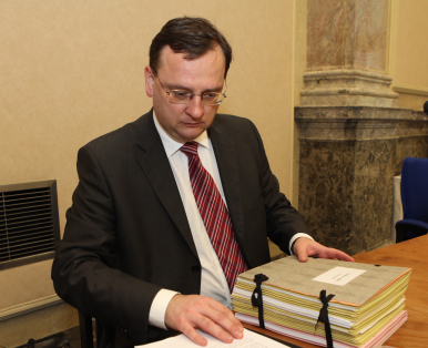 Premiér Petr Nečas krátce před jednáním vlády
