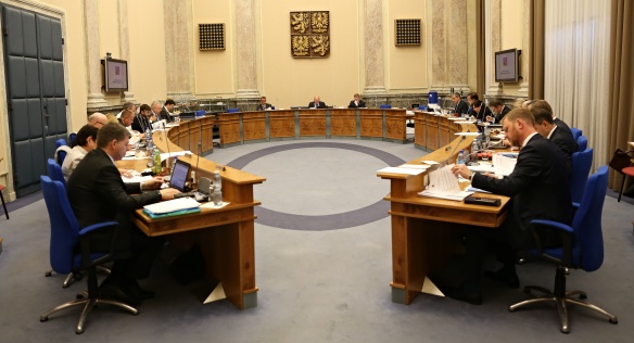 Před jednáním vlády, 17. října 2016.