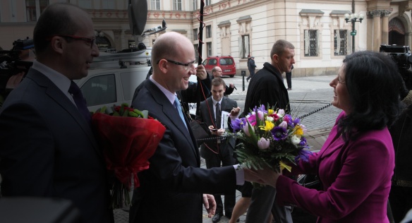 Další ministři převzali své resorty