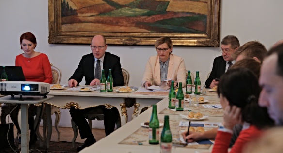 Setkání předsedy vlády Bohuslava Sobotky s novináři nad projektem Restart, 13. prosince 2016.