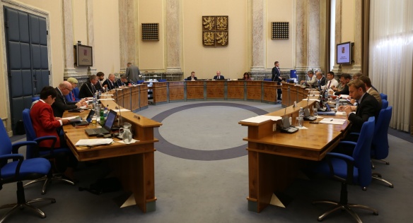 Před jednáním vlády, 10. července 2017.