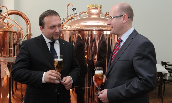 Předseda vlády ČR Bohuslav Sobotka se setkal s ministrem zemědělství Marianem Jurečkou, 22. července 2014.