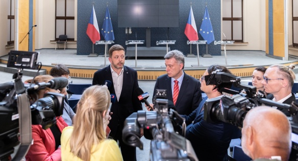 Po jednání vlády se uskutečnil komentář pro média k incidentu u Městského soudu v Praze, 31. května 2023.